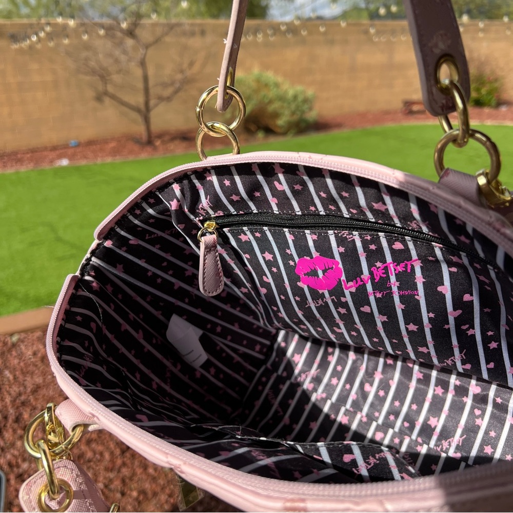 NWOT luv Betsey by Betsey Johnson | Lavender | purse crossbody quilted satchel - Picture 4 of 16